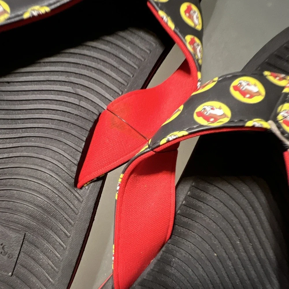 Buc-ee's Logo Thong Sandal Flip Flops Black/Red/Yellow Men's US 10